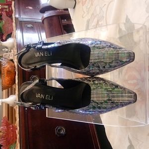 VavEli heels